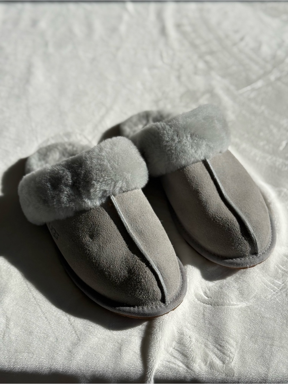 UGG Scuffette II Slippers‎ Cozy Gray Shearling Slip-On Women’s Size 8